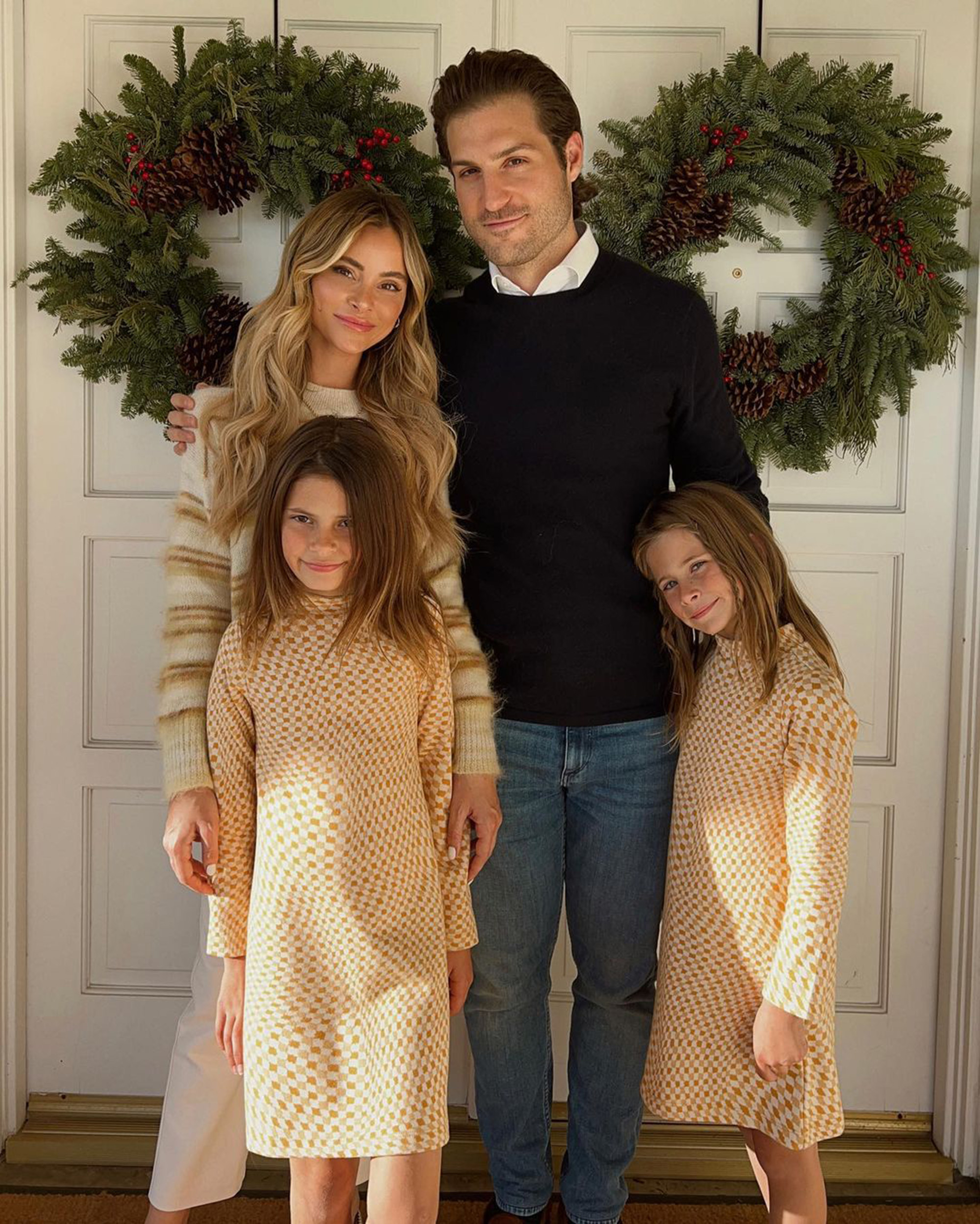 Amanda Stanton 32, a former contestant on The Bachelor, got married! 3 Amanda Stanton engaged to boyfriend Michael Fogel